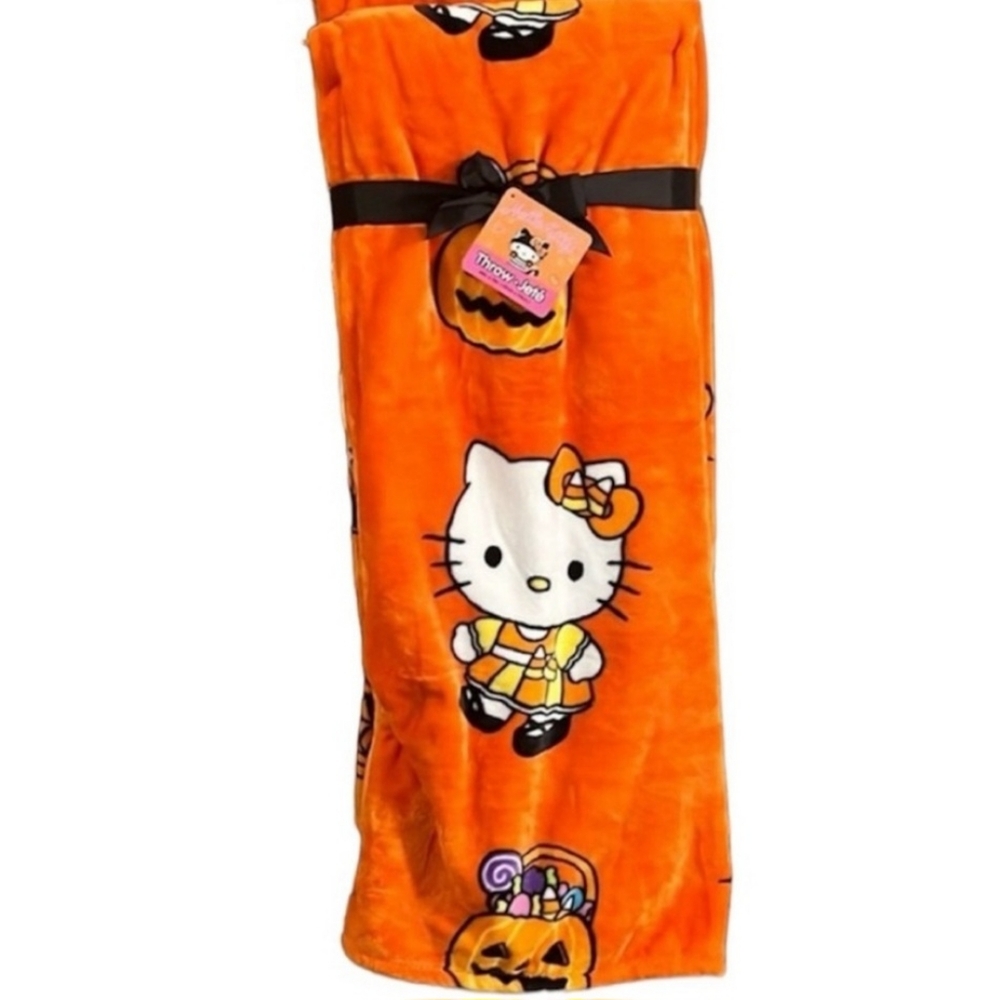 Hello kitty halloween